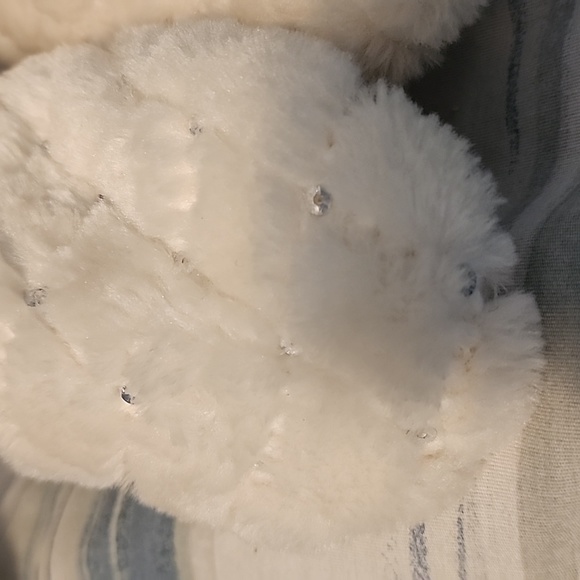 NWT! Slippers size 9/10 with velcro opening - Picture 8 of 8